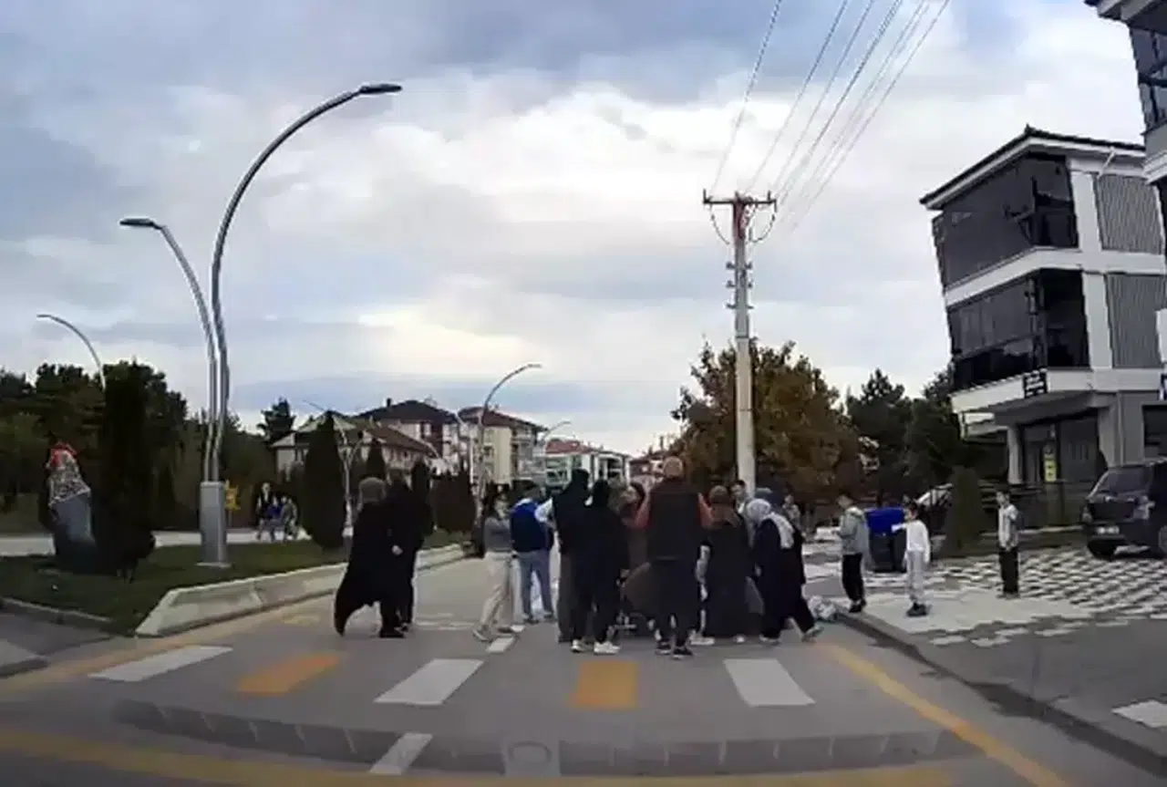 Bolu'da Yaya Geçidinde Otomobil Çarpan Çocuk Taburcu Edildi
