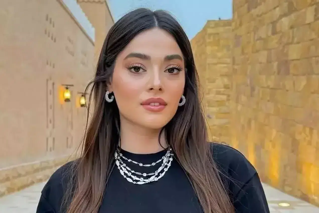 Aynadaki Yabancı’nın Azra’sı Simay Barlas Kimdir Kaç Yaşında Nereli