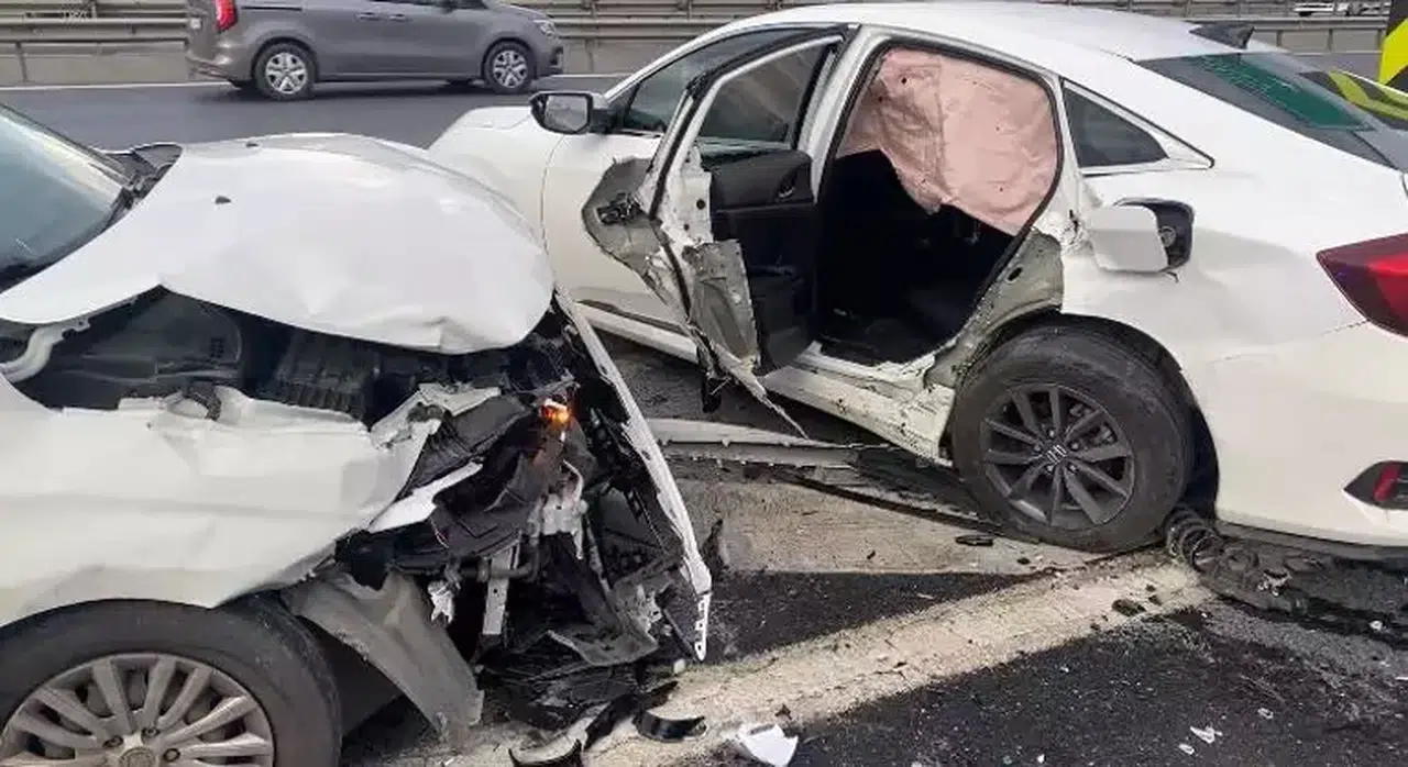 TEM Otoyolu'nda kaza: 4 yaralı, trafik akışı yeniden sağlandı