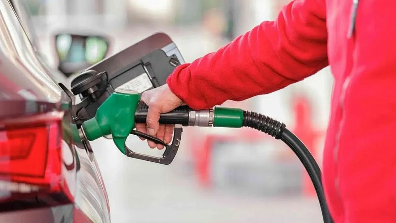 Motorin Fiyatlarına Rekor Artış: Yükseliş Sürücüleri Zora Soktu!