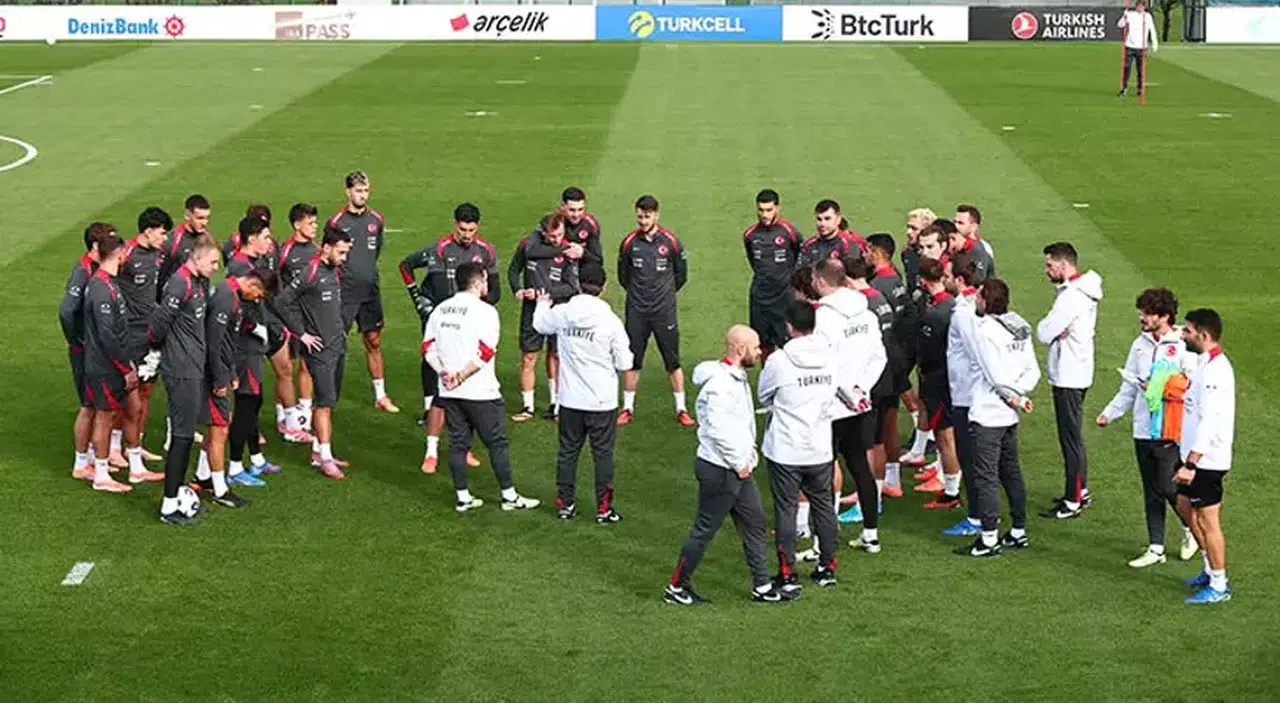 A Milli Futbol Takımı, Dünya Kupası Eleme Hazırlıklarını Sürdürüyor