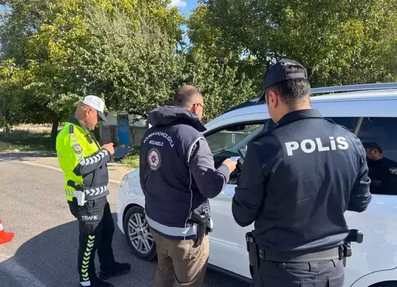 Kırşehir'de 8 Kaçak Göçmen Yakalandı, Denetimler Sürüyor!