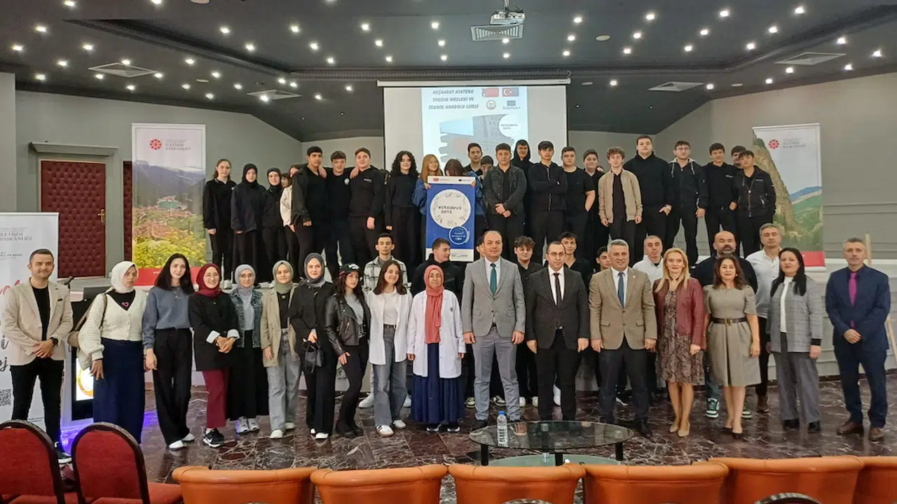 Erasmus Days 2025: Gençler Dezenformasyona Karşı Bilinçlendi!