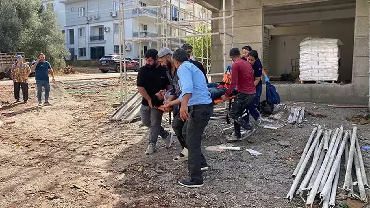 Fethiye'de inşaat işçisi asansör boşluğuna düşerek ağır yaralandı