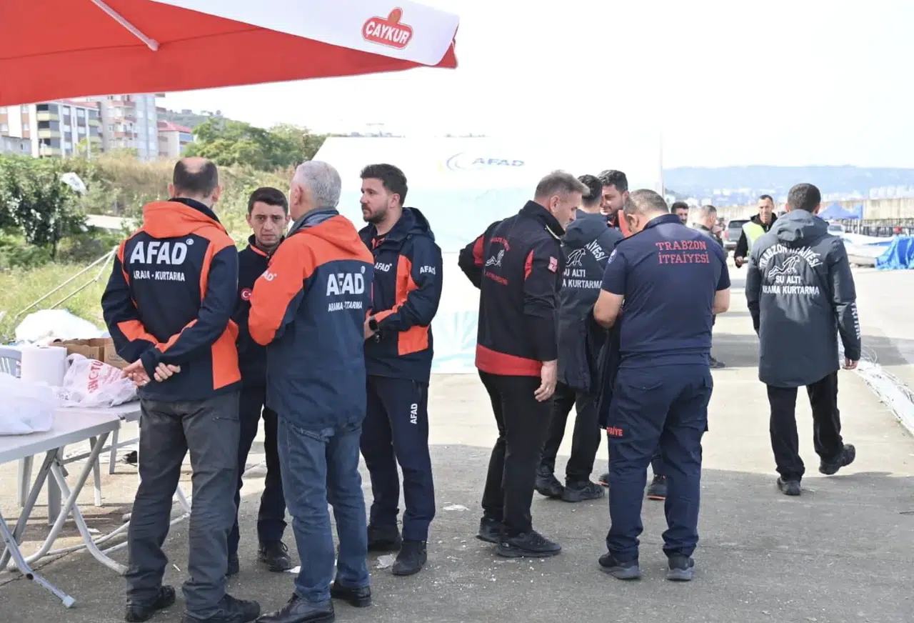 Trabzon'da Kaybolan Balıkçı İçin Yoğun Arama Faaliyetleri Sürüyor