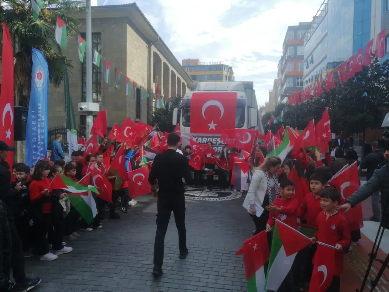 Trabzon'dan Gazze'ye Umut Taşıyan 10 TIR'lık Yardım Konvoyu Yola Çıktı