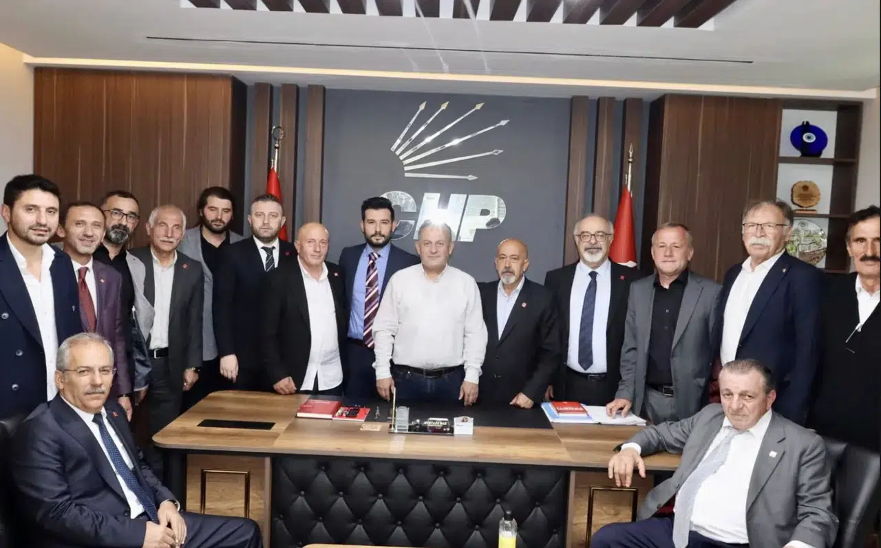 CHP ve AK Parti'de Tek Aday Gündemi: Tartışmalar Tırmanıyor!