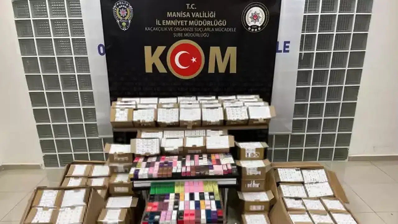 Turgutlu'da Kaçak Parfüm Operasyonu: 2 Bin 710 Şişe Ele Geçirildi