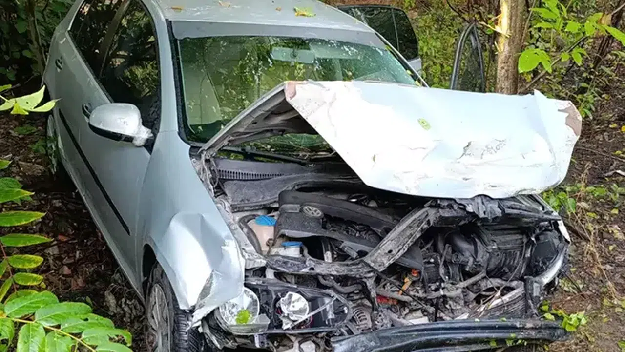 5 Metreden Düşen Araçta 4 Üniversite Öğrencisi Yaralandı