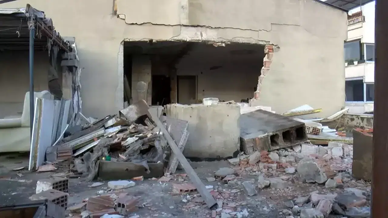 Kartaltepe'de Termosifon Patladı: 2 Yaralı, Bina Mühürlendi