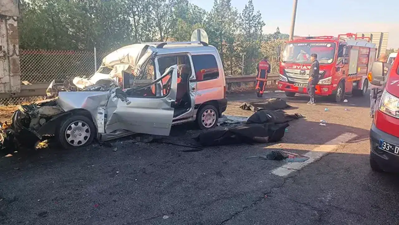 Tarsus'ta Feci Trafik Kazası: Üç Ölü, Üç Yaralı, Soruşturma Başlatıldı