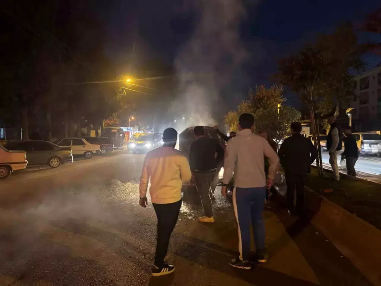 Adıyaman'da Otomobil Yangını Kısa Sürede Kontrol Altına Alındı