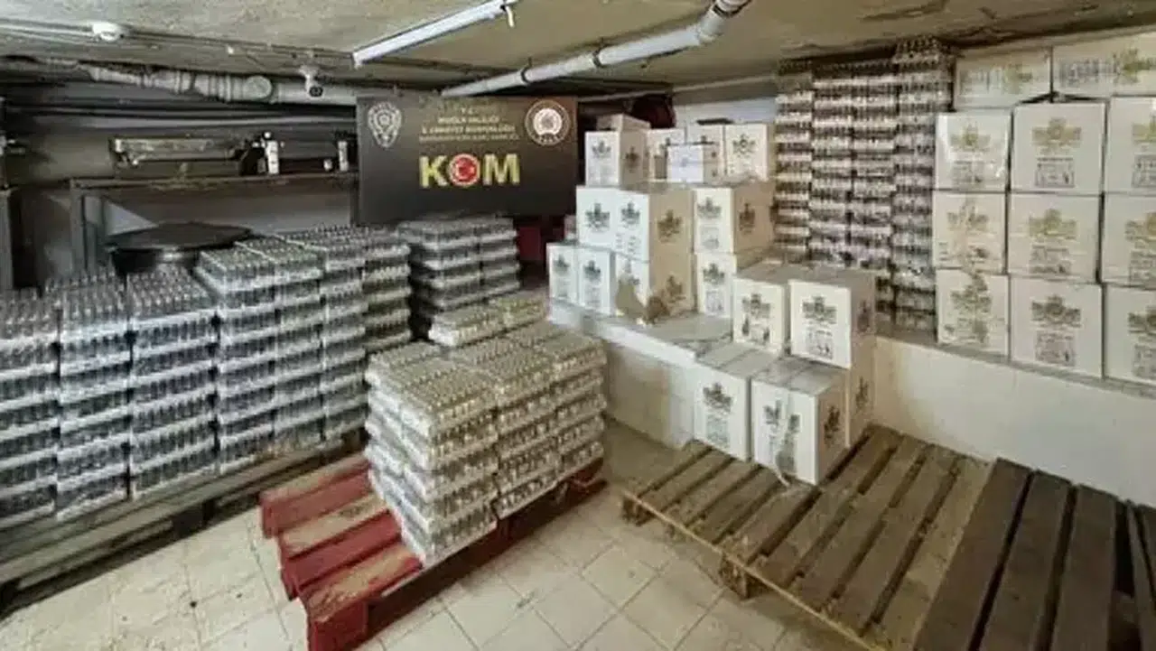Muğla'da 1155 Litre Kaçak İçki Ele Geçirildi, 3 Kişi Gözaltına Alındı
