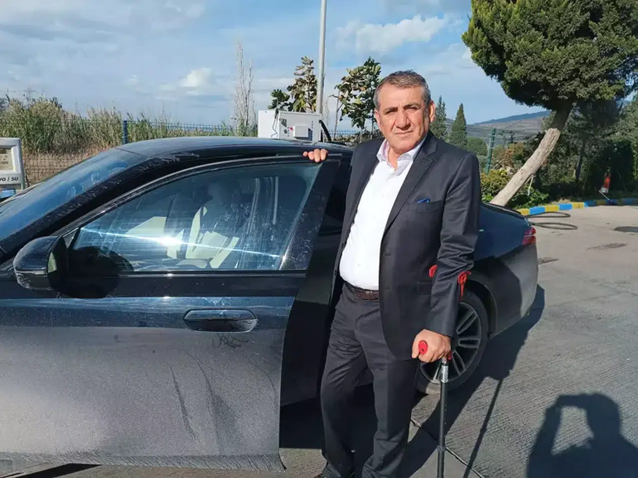 İzmir'de İş Adamı Ekinci, Silahlı Saldırıya Hedef Oldu