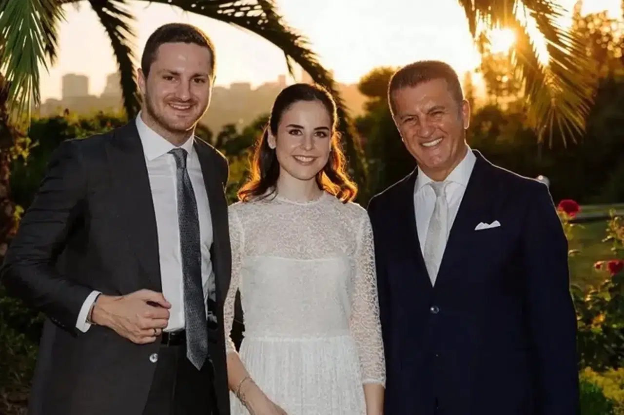 Revna Sarıgül, Ayrılık Spekülasyonlarına Cevap Verdi!