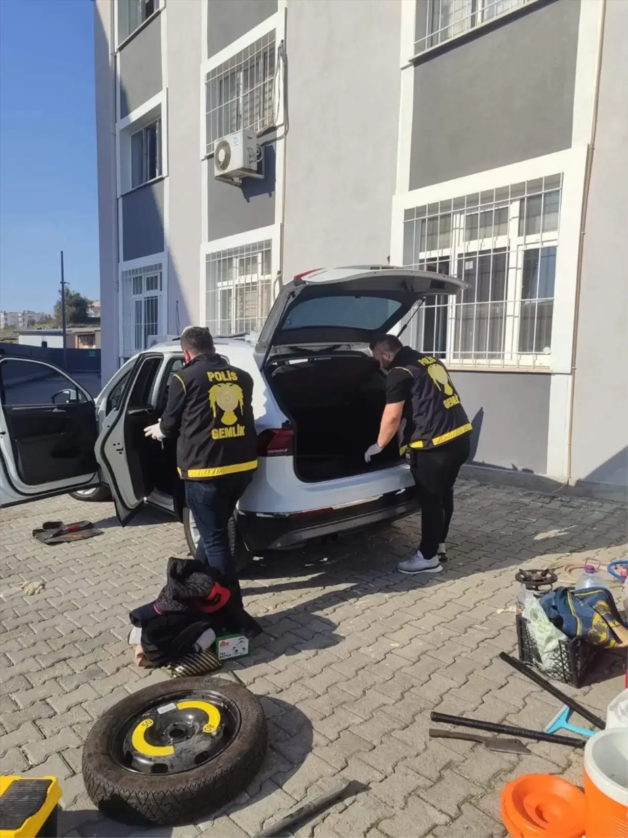 Gemlik'te Uyuşturucu Operasyonu: 5 Bin 526 Hap Ele Geçirildi