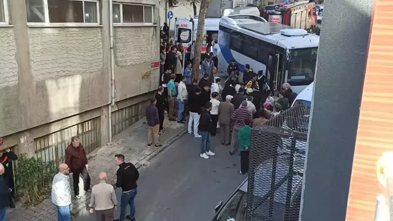 Bayrampaşa'da Midibüs Altında Kalan Kadın Hayatını Kaybetti
