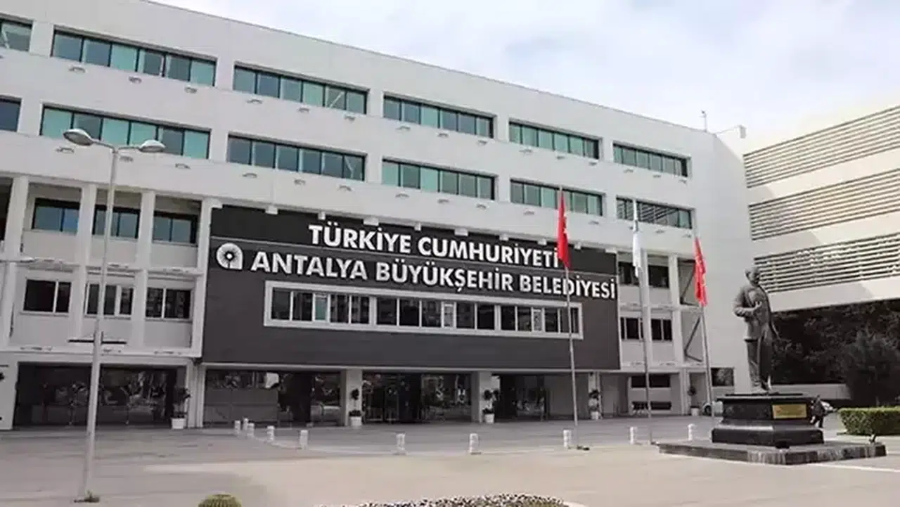 Antalya'da Yolsuzluk Skandalı: 8 Şüpheli Gözaltında!