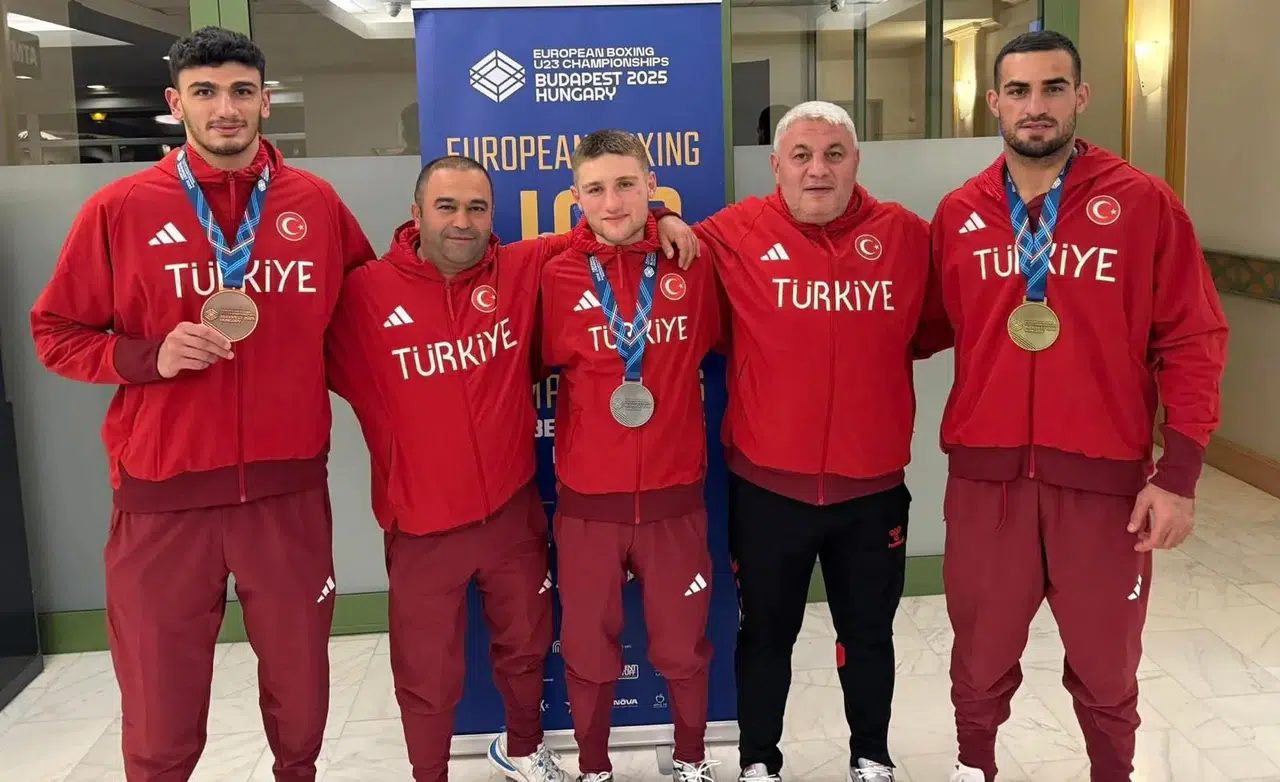 Mehmethan Çınar U-23 Avrupa Boks Şampiyonası'nda Gümüş Madalya Kazandı