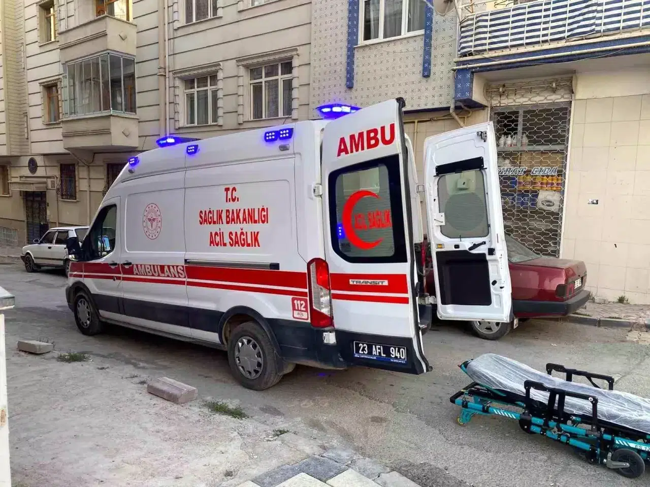 Elazığ'da Anne, Çocuklarının Önünde Kendini Yaraladı