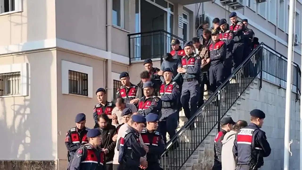 Aydın'da Sahte Borsa Dolandırıcılığı Operasyonu: 13 Kişi Gözaltında!