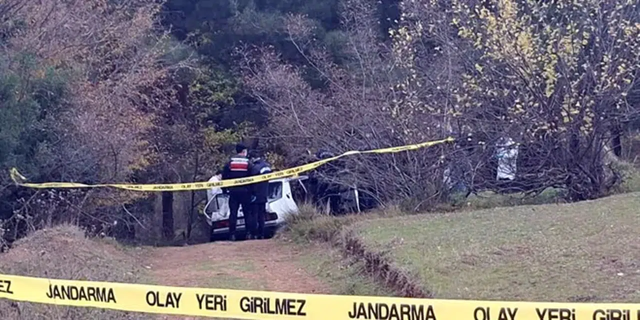 Bafra'da Otomobilde İki Ceset Bulundu, Cinayet mi İntihar mı?