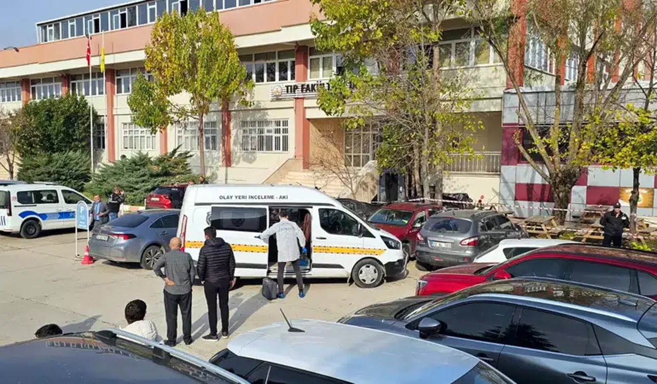 Edirne'de Üniversite Çalışanı Pencereden Düşerek Hayatını Kaybetti