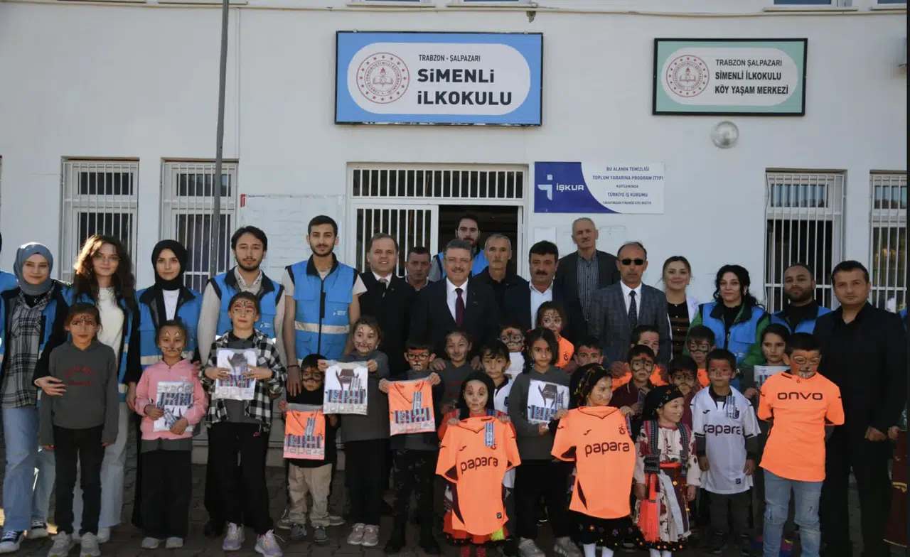 Başkan Genç'ten Öğrencilere Kırtasiye Desteği Ve Eğitim Vurgusu