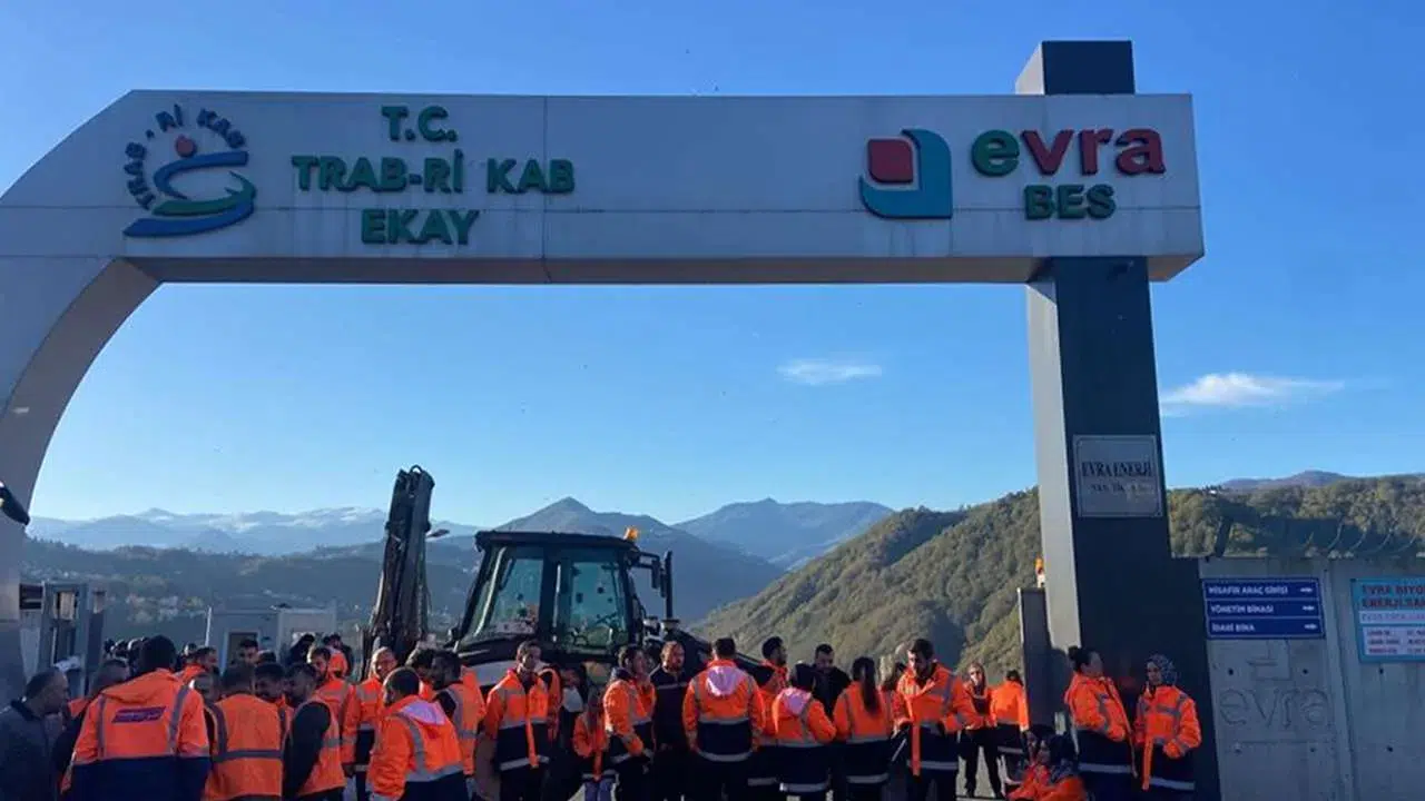 Trabzon'da Çalışanlar, Atık Bertaraf Tesisi İçin Sokakları Doldurdu