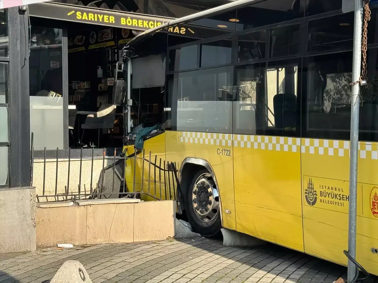 İETT Otobüsü Börekçiye Girdi: 3 Yaralı, Güvenlik Önlemleri Alındı