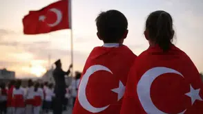 Trabzon'da 23 Nisan Kutlamalarını Yağmur Gölgede Bıraktı!