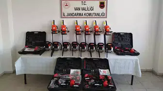 Van'da Kaçakçılık Operasyonunda 430 Bin Liralık Eşya Ele Geçirildi