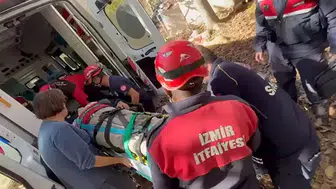 İzmir'de 80 Yaşındaki Halil Tüysüz Kuyuya Düşerek Yaralandı