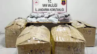 Başkale'de Jandarma, 1.2 Milyon Liralık Kaçak Eşya Ele Geçirdi