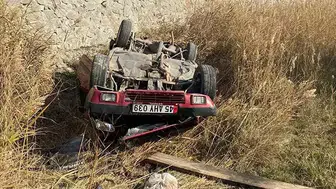 Salihli'de Kontrolden Çıkan Araç Boş Tarlaya Düştü: 5 Yaralı