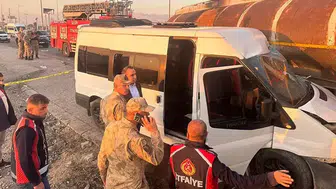 Silopi'de Öğrenci Servisi İle Tanker Çarpıştı, 13 Öğrenci Yaralandı