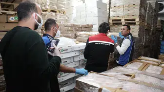 Antalya'da 25 Ton Son Kullanma Tarihi Geçmiş Tavuk Ürünü Ele Geçirildi