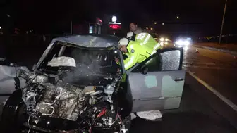 Erzurum'da Otomobilin Kamyona Çarpması Sonucu Bir Ölü, İki Yaralı Var!