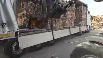 Kayseri'de Atık Kağıtlar Arasında 2 Bin Paket Kaçak Sigara Yakalandı