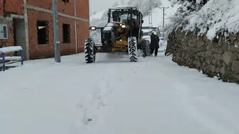 Trabzon’da Etkili Kar Yağışı Hayatı Olumsuz Hale Getiriyor