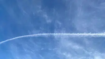 Trabzon'da Gökyüzünde Beliren Gizemli Beyaz Çizgiler Merak Uyandırdı!