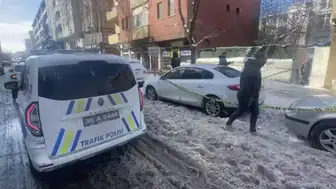 Kars'ta Düşen Buz Sarkıtı Yürüyüş Yapan Kadına Ciddi Şekilde Yaraladı