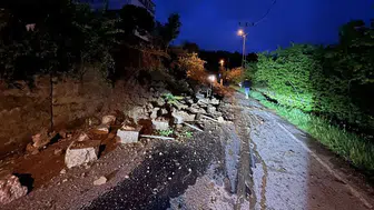 Yomra'da İstinat Duvarı Çöktü, Yol Geçici Olarak Trafiğe Kapandı