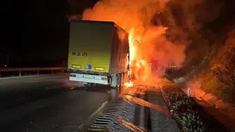 Köprübaşı'nda Tır Yangını: Sürücü Bakımcıya Suç Duyurusunda Bulundu
