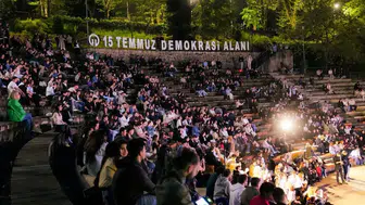Trabzon'da Unutulmaz Bir Gece: Efsanevi Show Müziği Sahne Aldı