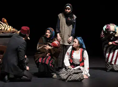 Trabzon Tiyatrosu "Muhacirlik" ile Göç Tarihini Sahneye Taşıdı