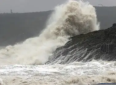 Trabzon ve Karadeniz'de Kuvvetli Rüzgar ve Fırtına Uyarısı Yapıldı