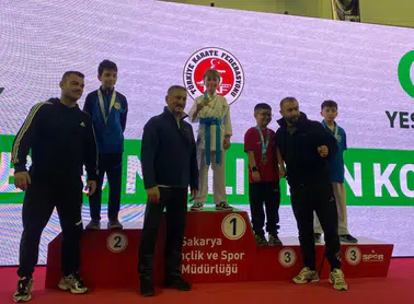 Trabzonlu Akbay Kardeşler, Karate Ligi'nde Başarılarıyla Göz Doldurdu!