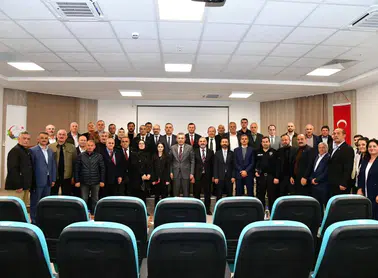 Vali Şahin, Arsin'de Muhtarlarla Önemli Bir Toplantı Gerçekleştirdi