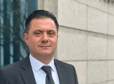 Hisoğlu'ndan Batmaz'a Sert Yanıt: Siyasi Üslup Topluma Zarar Veriyor